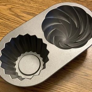 Nordic Ware JUMBO Cute Cupcake Cake Pan NORDIC WARE 6 Cups 1.4 Liters Cake Pan